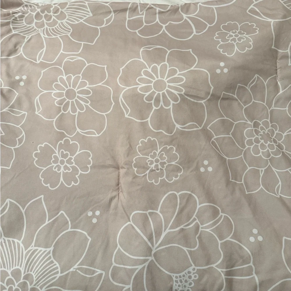 loomwell Toddler Comforter Deaigned by Indy and Pippa